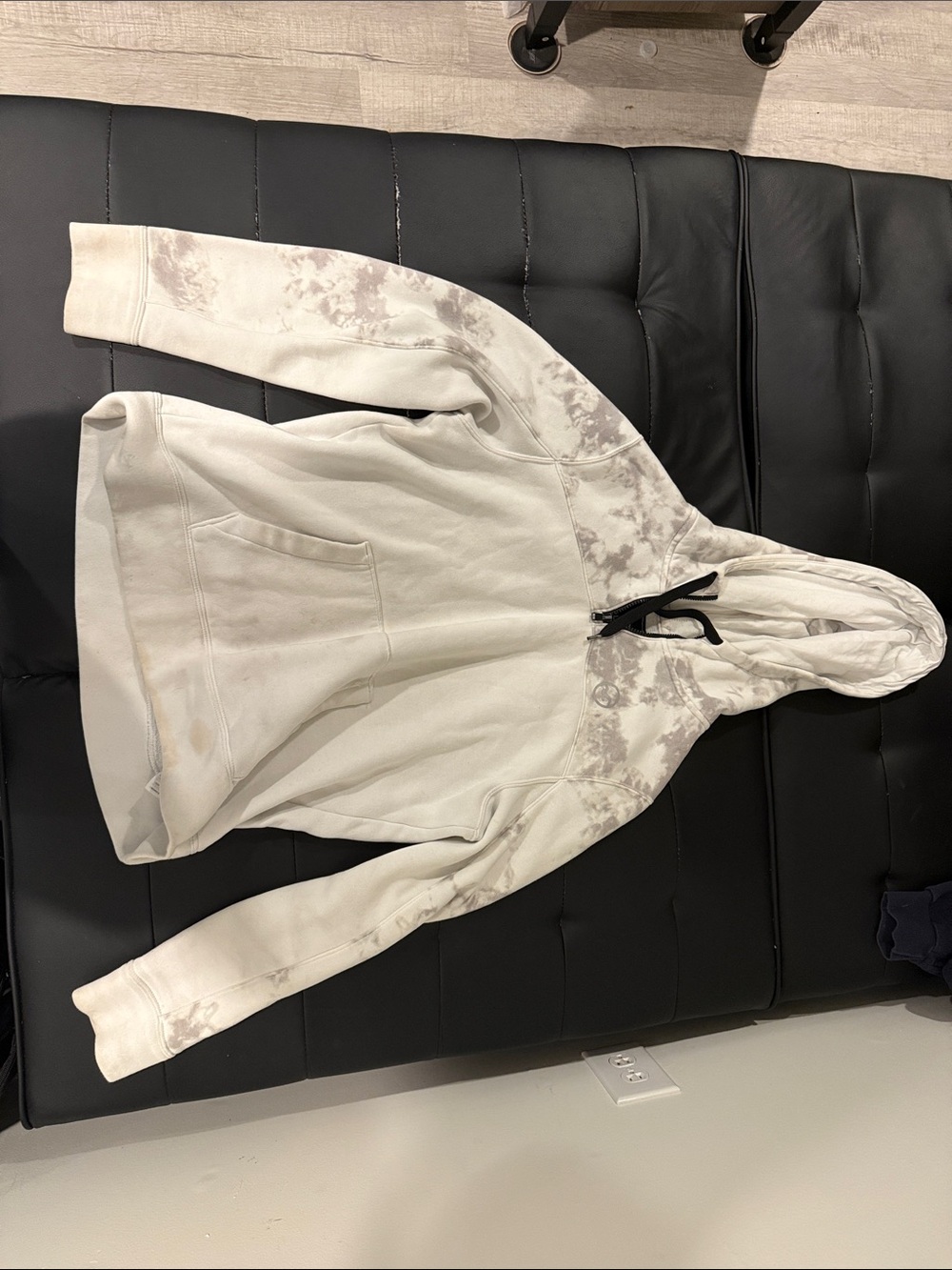 Hollister Tie-Dye Crewneck Hoodie in Light Gray and Cream